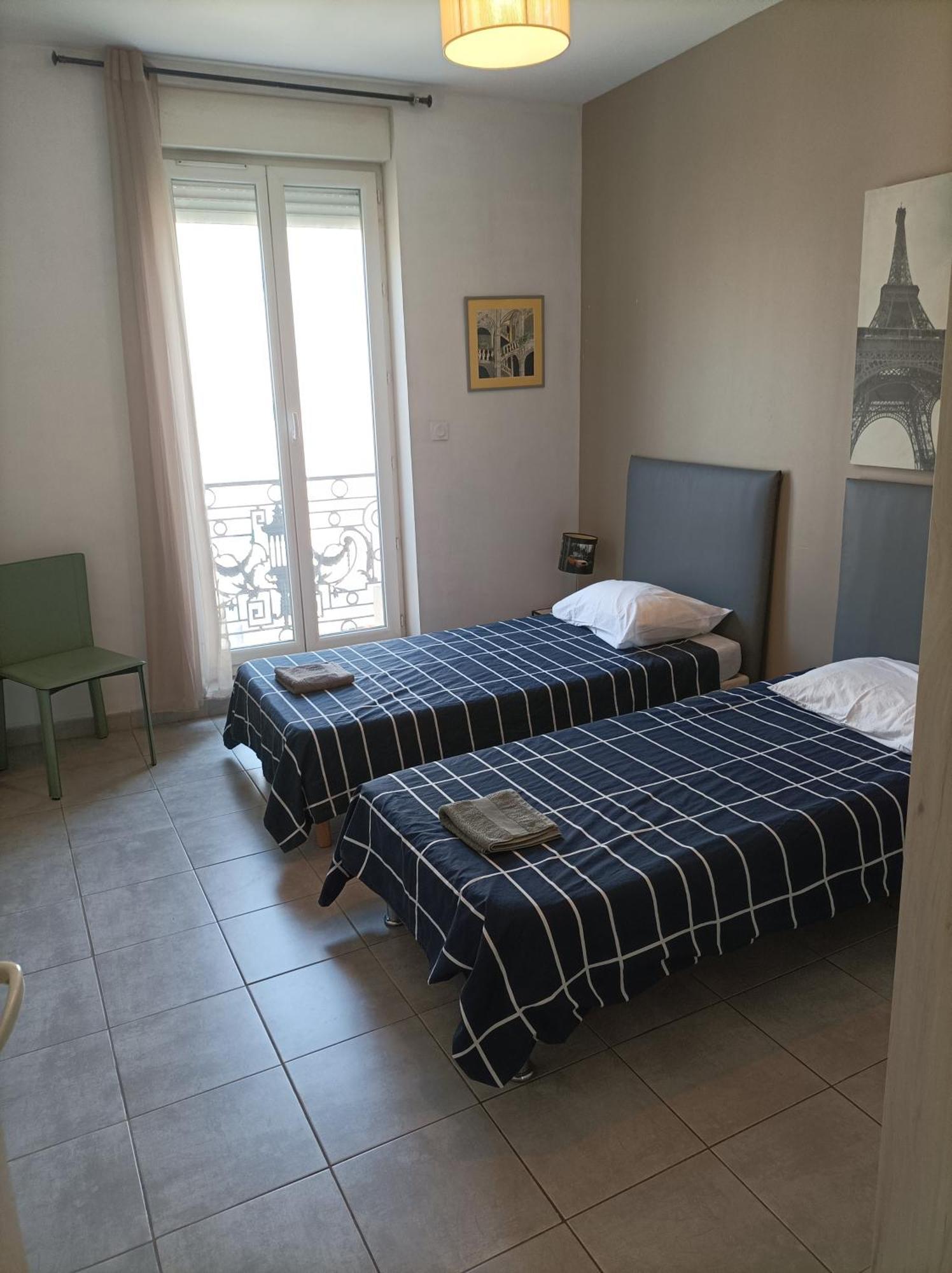Saëns 4-T3 avec garage privé optionnel-Centre historique et plages à 16km ! Béziers Esterno foto